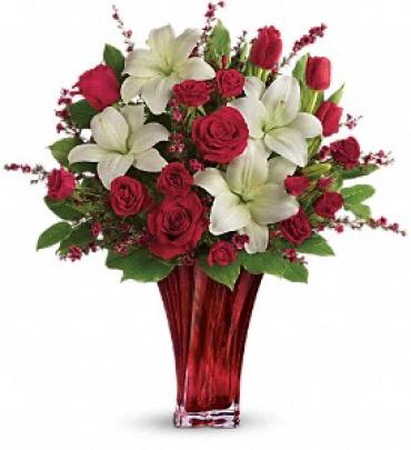 Love\'s Passion Bouquet by Teleflora